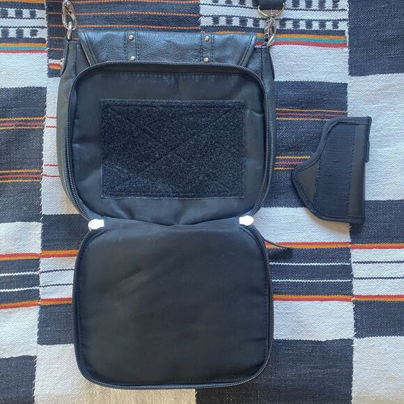 Gun Tote’n Mama Leather Studded Concealed Carry Bag Purse. Crossbody. Excellent! - Picture 14 of 16